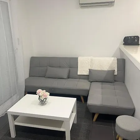 42m Climatisé 1 Avec Terrasse Et Cuisine équipée *